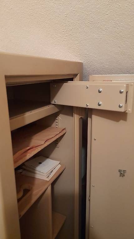 Tresor: Waffenschrank – Gebraucht aus Oberglatt ZH von allegra24 3