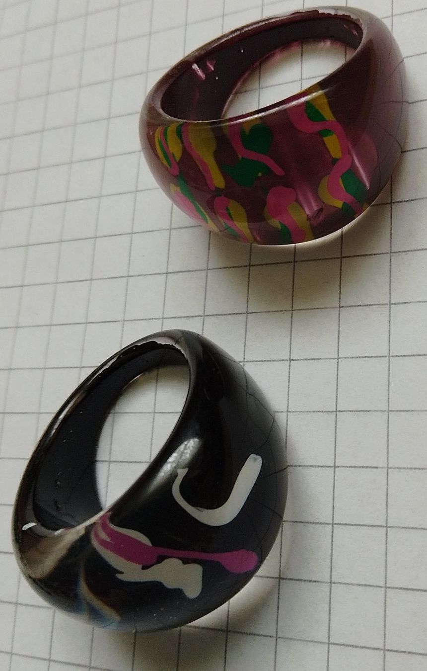 Ringe: Ring Set 2 Stück Vintage Lucite Art, Acryl oder so. Schmuck – Gebraucht aus Wohlen AG von salamanderspielwaren 4