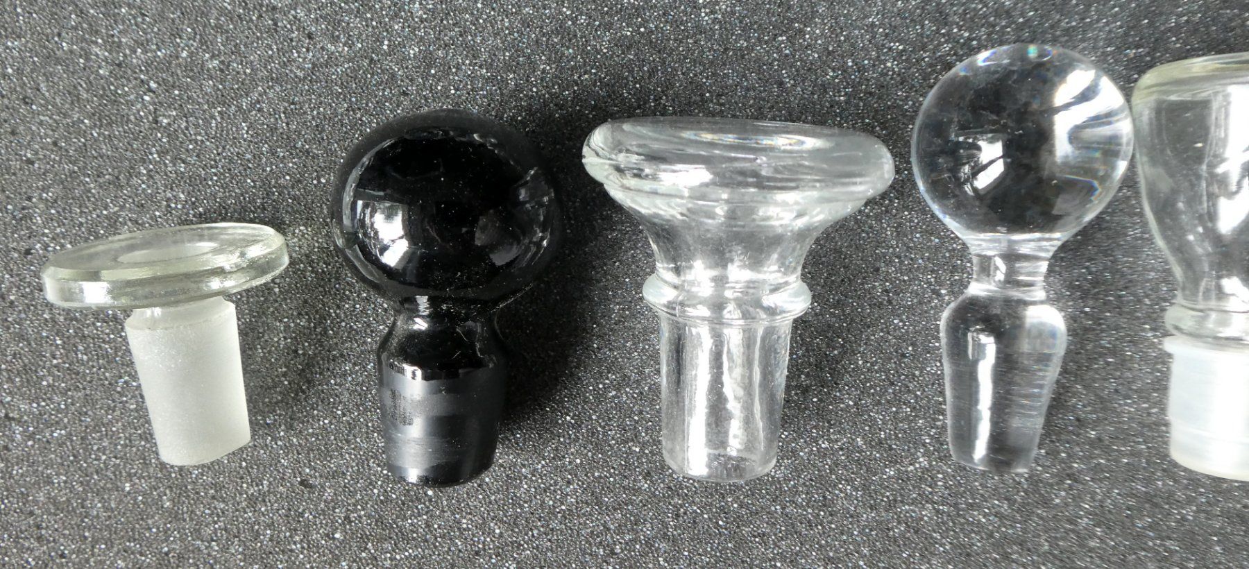 Flaschenöffner & -verschlüsse: 7 Stöpsel Glas Karaffenverschluss Stopfer Topper – Gebraucht aus Frauenfeld von ZAZ12 5