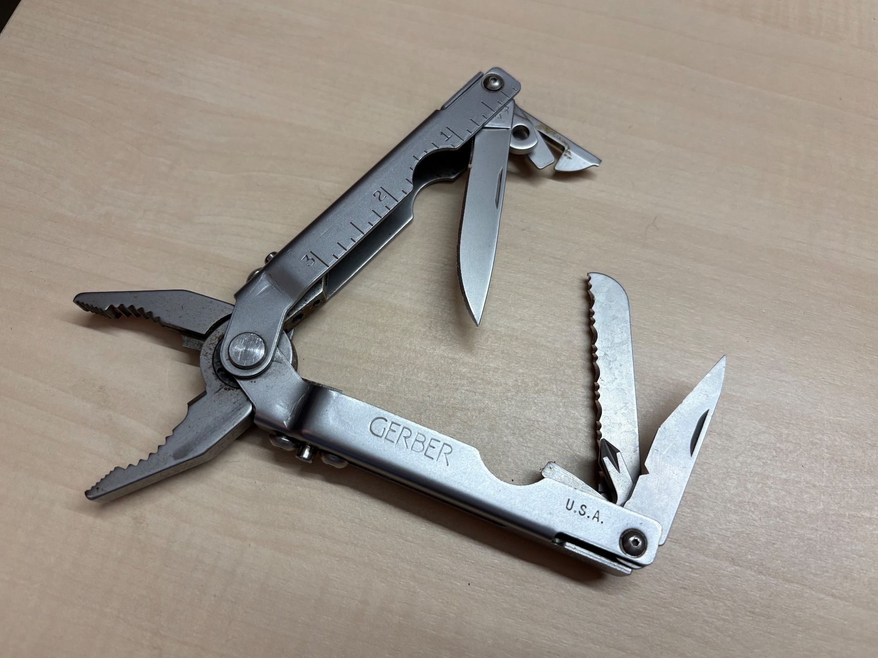 Gerber Tutti gli attrezzi: Gerber Multi-Tool U.S.A / U.S. Patent No. 5142721 – Usato da Rümligen venduto da Sibill 1
