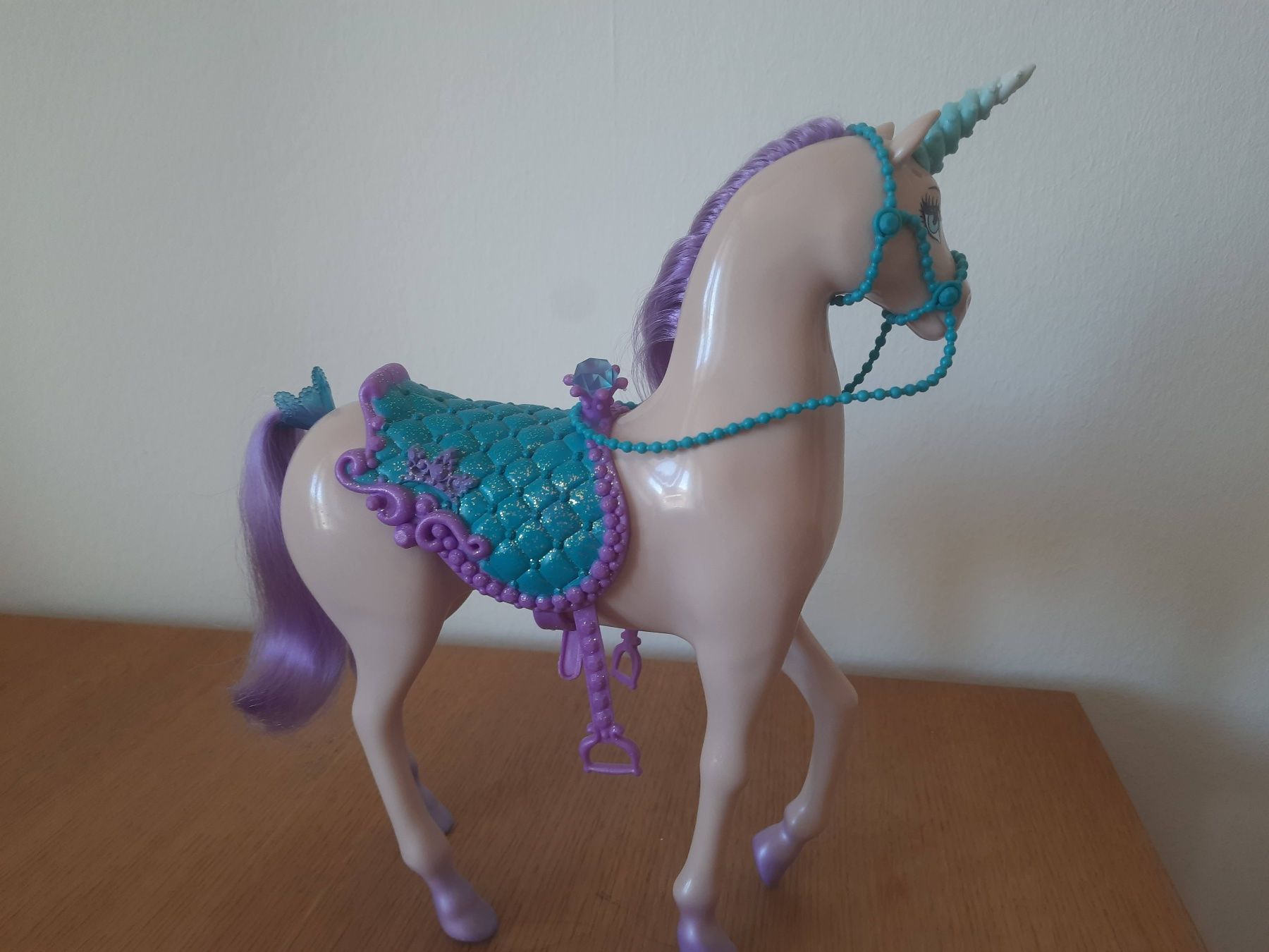 Spielzeuge: Einhorn Barbie – Gebraucht aus Neuenhof von  4