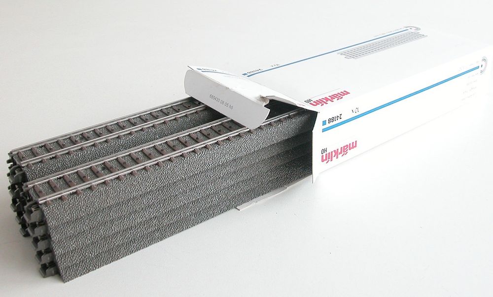 Märklin C-Gleis 10 Gleisstücke 24188 Spur H0 neuwertig (Neu (gemäss ...