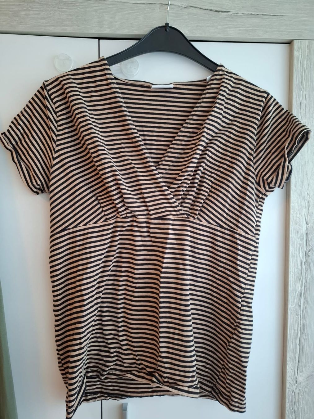 Lotti di vestiti: Diverse Umstandsshirts und ein Still-BH – Usato da Maur venduto da Soloth. 2