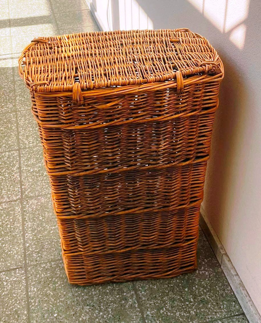 Wäschekörbe: Schlanker Wäschekorb / Flechtkorb aus Weide mit Deckel – Gebraucht aus Zürich von Primanoctis 2
