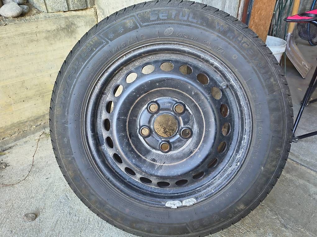 Volkswagen Pneus & Kompletträder: Original Stahlfelgen VW T5 / 16" – Gebraucht aus Merzligen von Fridelotte