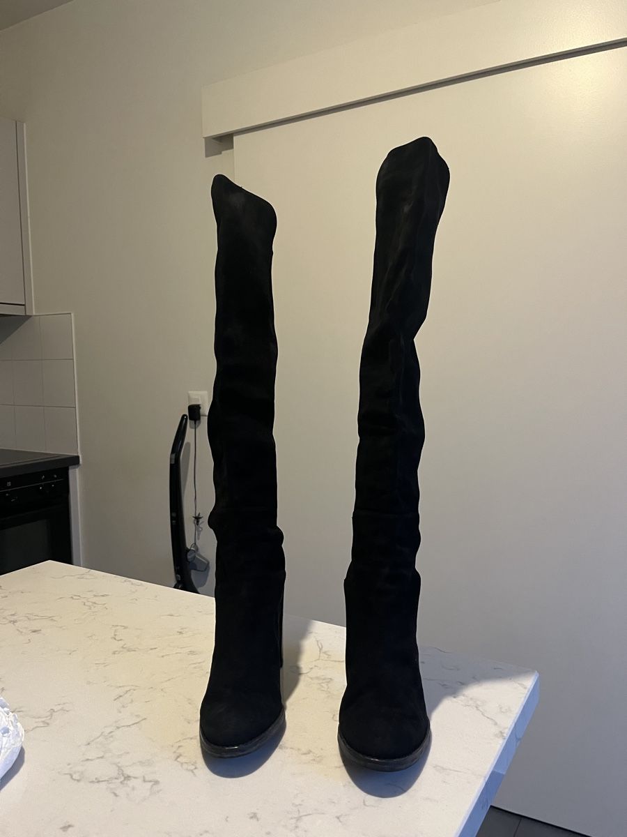 Stuart Weitzman Scarpe da donna: Stuart Weitzman Over-the-Knee Boots, Size 8.5 US, Black – Usato da Mies venduto da nic_yk5d 1