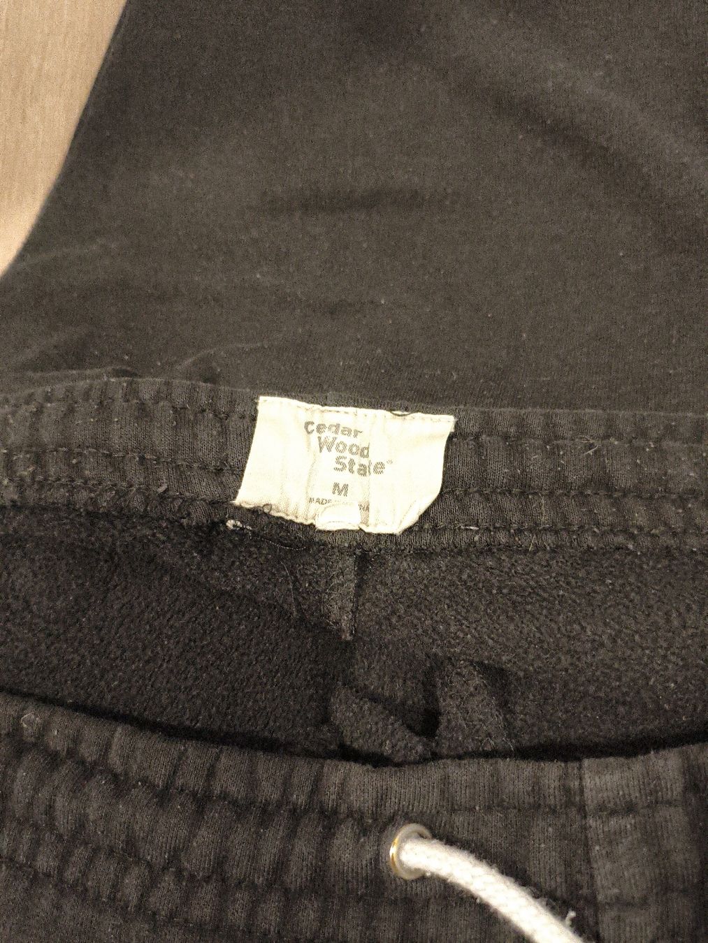 Cedar Wood State Pantaloni: pantaloni sportivi – Usato da Bioggio venduto da OresteIronix