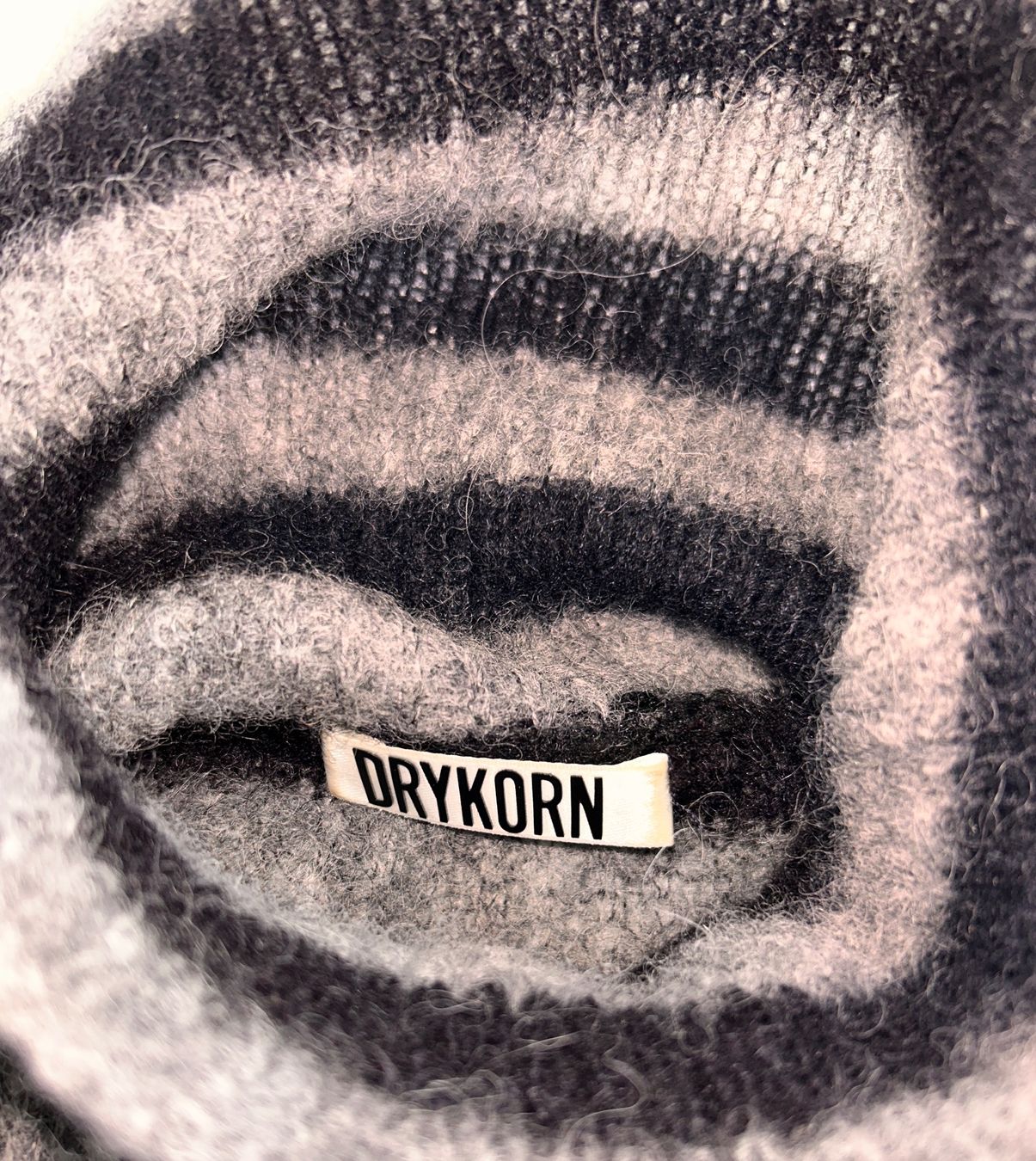 Drykorn Maglioni & Felpe: Stehkargenpullover LYZA von DRYKORN, grau-navy, M – Usato da Kreuzlingen venduto da peetzii 5
