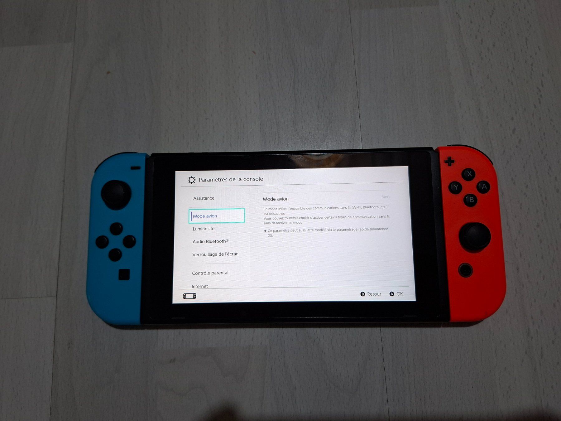 Nintendo Konsolen: Nintendo Switch + 4 jeux, une manette... – Gebraucht aus Valeyres-sous-Rances von gegg 4