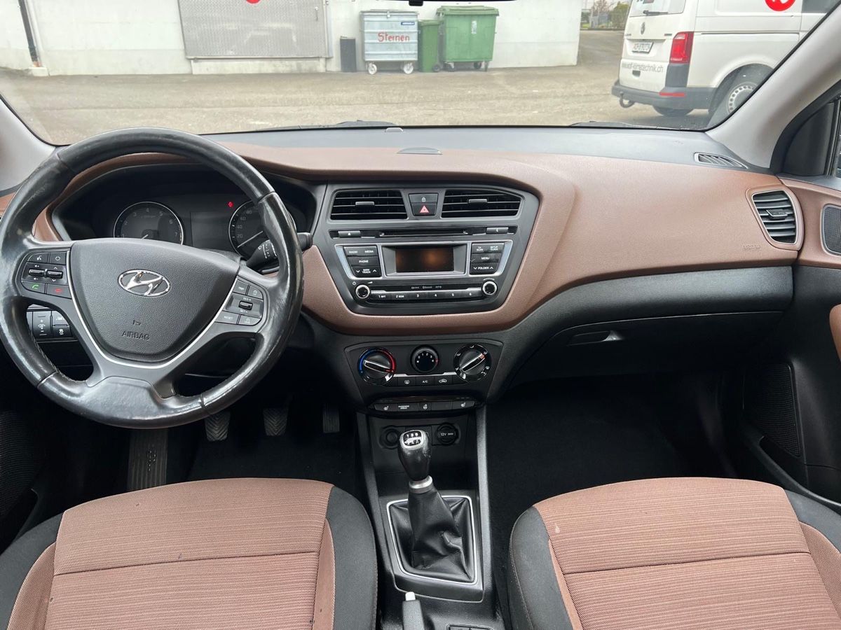 Hyundai Automobili: Hyundai i20 – Usato da Frauenfeld venduto da sve_yj27 5
