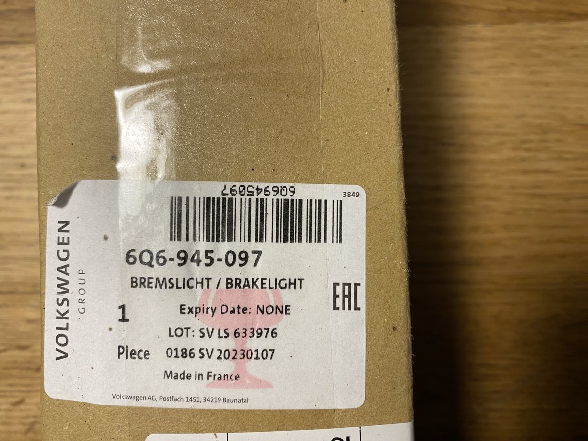 Volkswagen Alle Autoersatzteile: Original 3.Bremsleuchte VW Polo 9N – Neu und originalverpackt aus Beromünster von  1