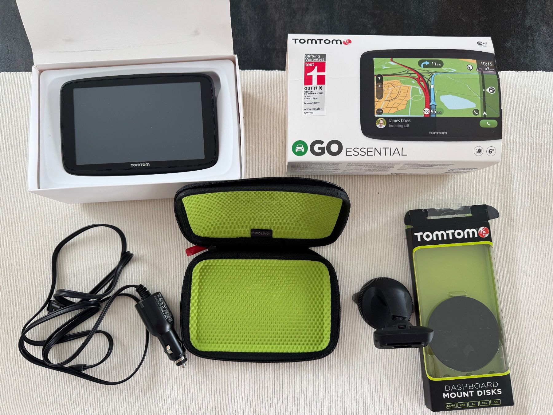 Tomtom Navigationsgeräte: TomTom Go Essential, 6“ Navigationsgerät – Gebraucht aus Horgen von Koolen