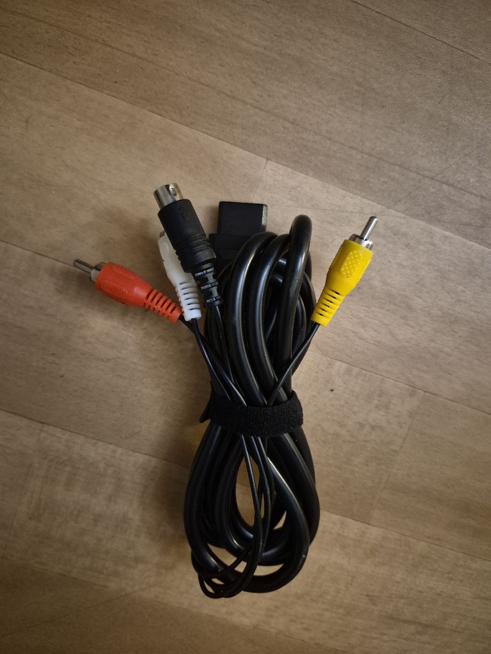 Nintendo Konsolen: Nintendo 64 Video Kabel s video – Gebraucht aus Dielsdorf von BARDARRU