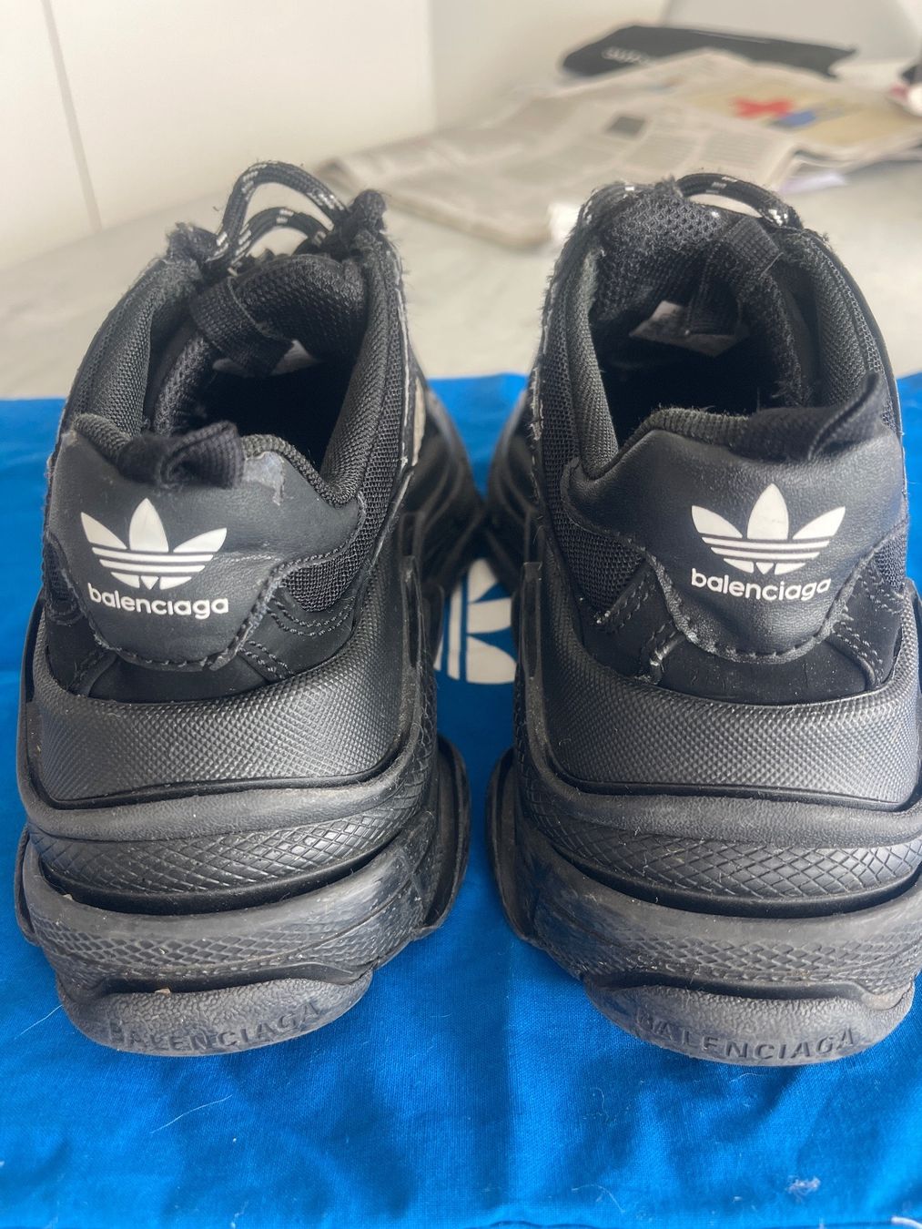 Balenciaga Chaussures garçon: Balenciaga kids 35 – D'occasion à Agra par Milena_L 1
