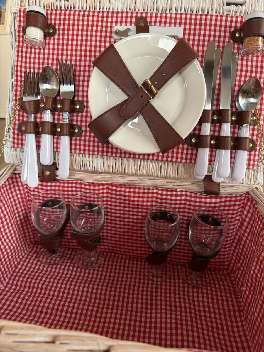 Altro per la casa: Picknickkorb mit Decke & Geschirr – Usato da Baar venduto da cori_20 1
