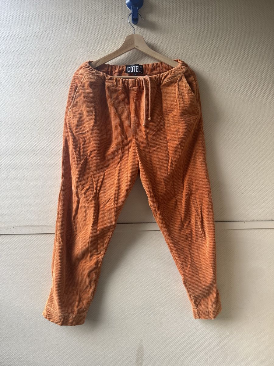 Hosen: Côtelé Paris Cord Hose – Gebraucht aus Zürich von lad_lv9c