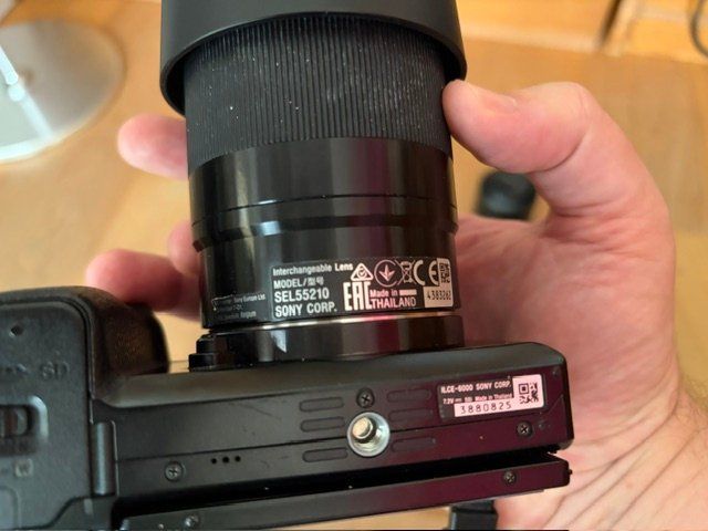 Sony Fotocamera: Sony Alpha 6000 Systemkamera mit Objektiven und Zubehör – Usato da Winterthur venduto da Pedebe 3
