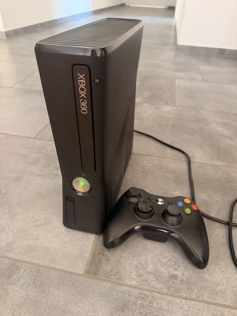 Microsoft Console: Xbox 360 Konsole mit Controller und Netzteil – Usato da Balterswil venduto da new_one-123 1