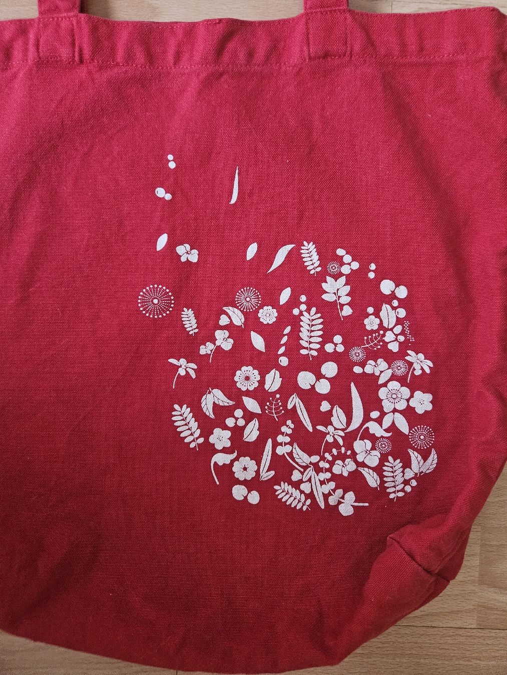 Taschen für Damen: Rote Stofftasche mit Blumenmuster – Gebraucht aus Zürich von Kris8050 1