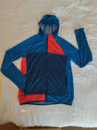 sehr leichte Funktionsjacke Gr. 176 von McKinley