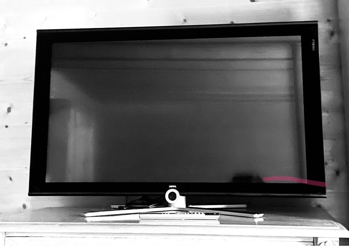 Loewe Fernseher: Loewe TV individual 40 – Gebraucht aus Conters im Prättigau von Paulaloca