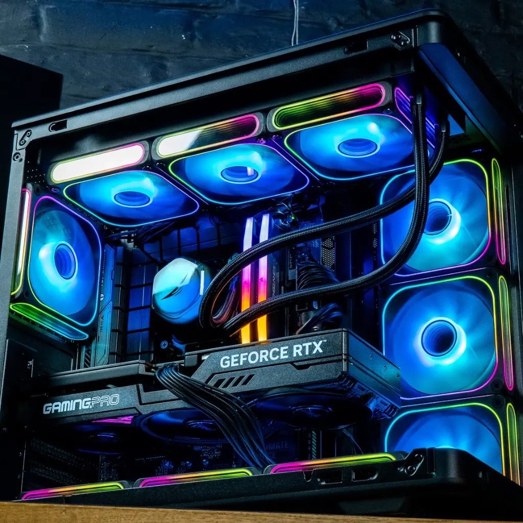 PCs: PC Gaming - RTX 5070 TI – Neuf avec emballage d'origine à Saignelégier par KNM 3