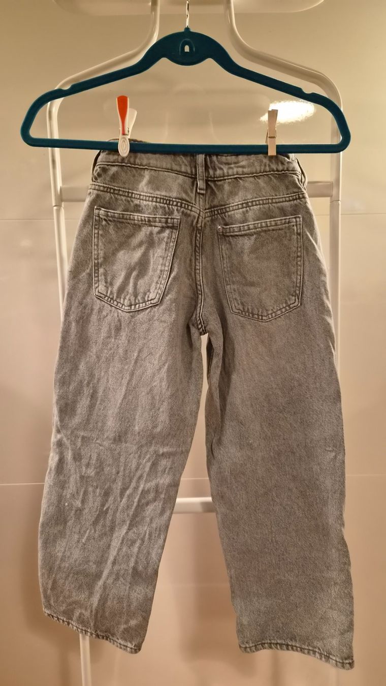 H&M Pantaloni: H&M Jeans Gr.134 – Usato da Oberrieden venduto da Raja011 1