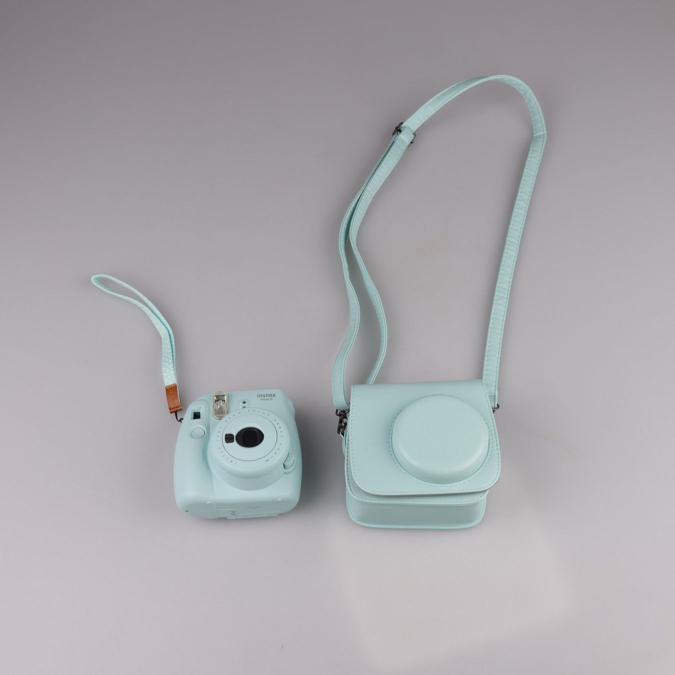 Fujifilm Fotocamera: Fujifilm Instax Mini 9 Sofortbildkamera – Usato da Volketswil venduto da brockipfannenstil