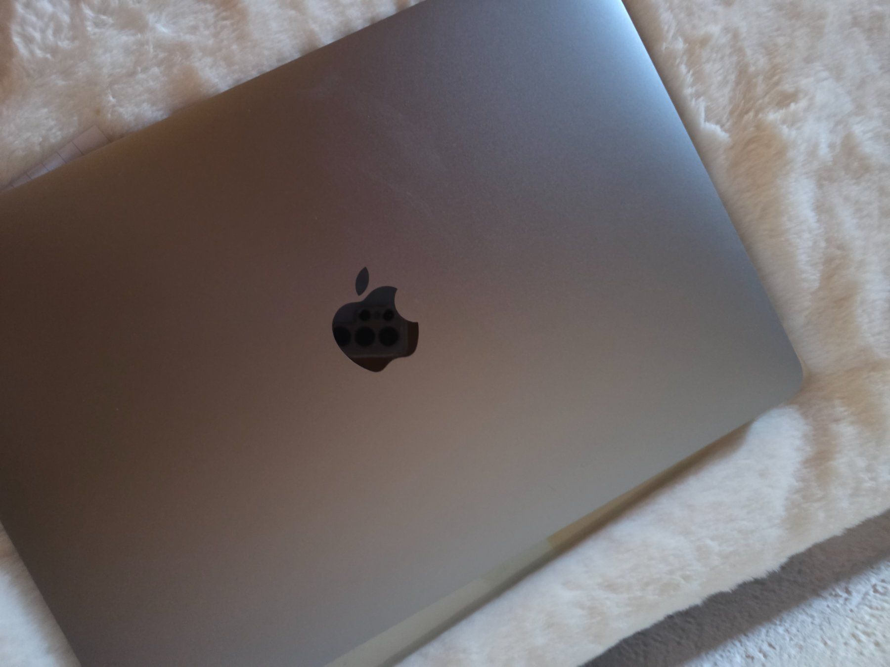 Apple Portables: Mac Book Air Neuwertig – Neuf (Voir description) à Lauperswil par Leona40