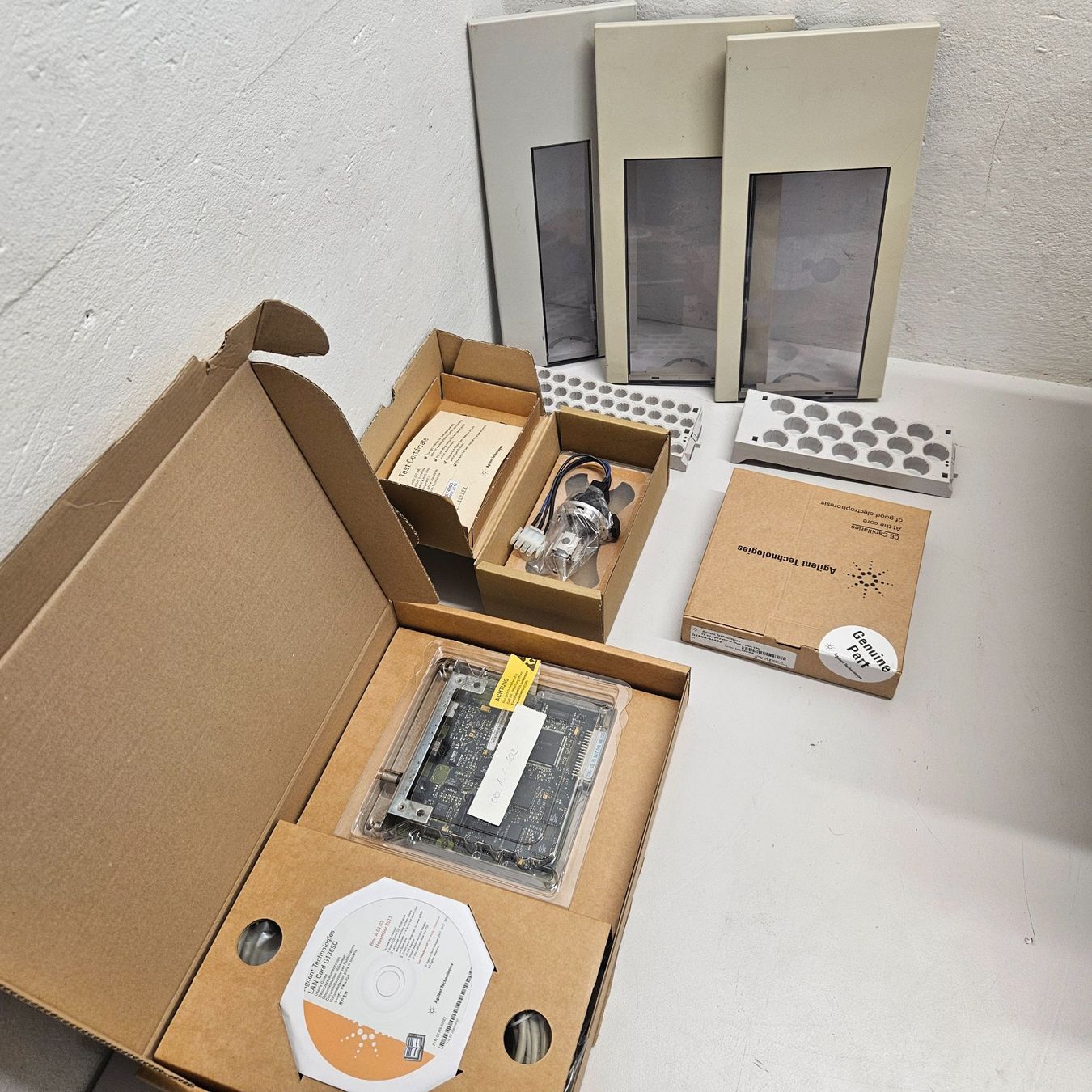 Accessori da laboratorio: Agilent 1100 Lot mit 74 Komponenten!!! – Usato da Niederdorf venduto da LeptonAG_Labor 5
