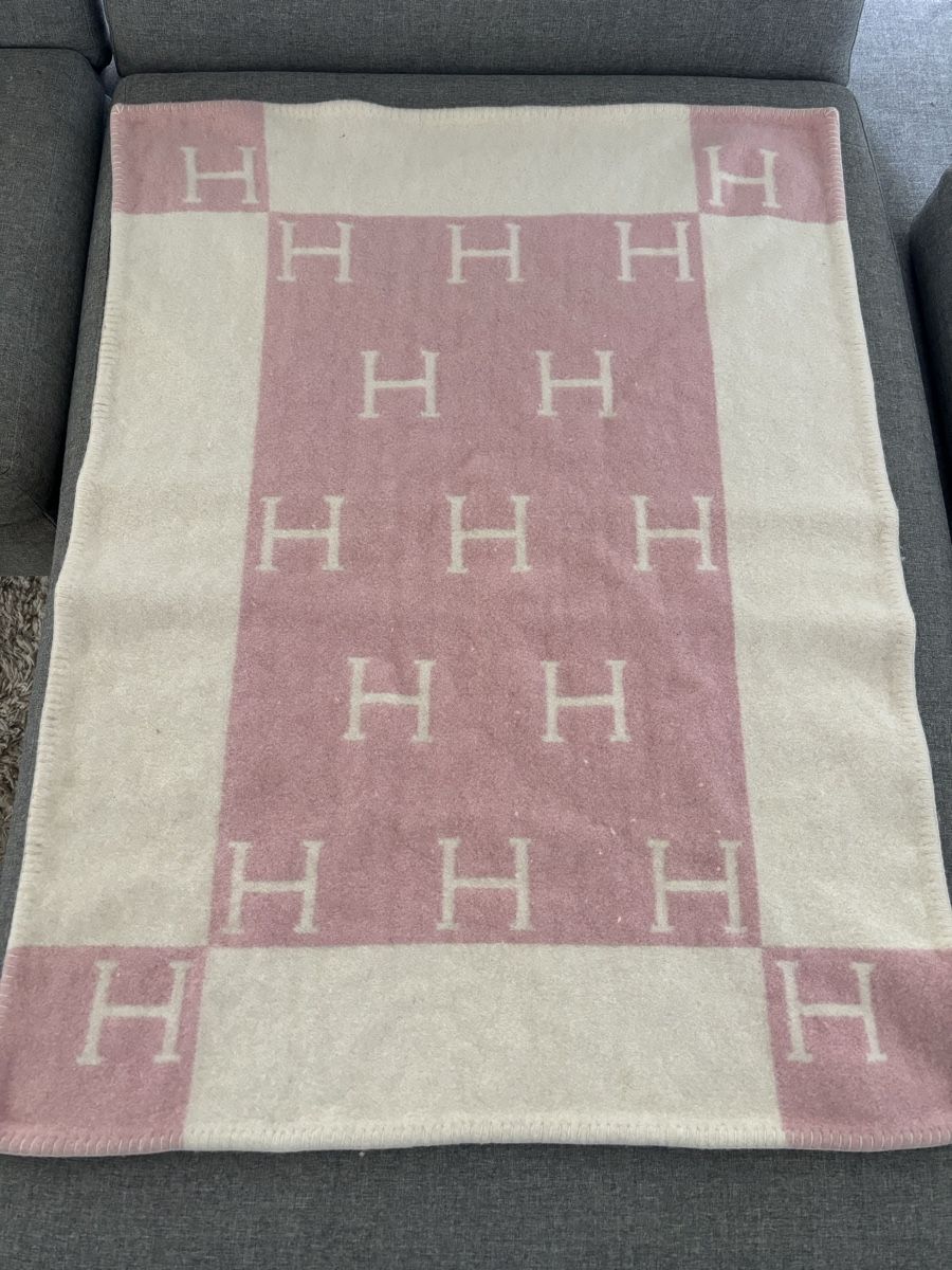 Hermès Coperte: Hermès Decke rosa / beige  – Nuovo (secondo la descrizione) da Dompierre VD venduto da Ruby18