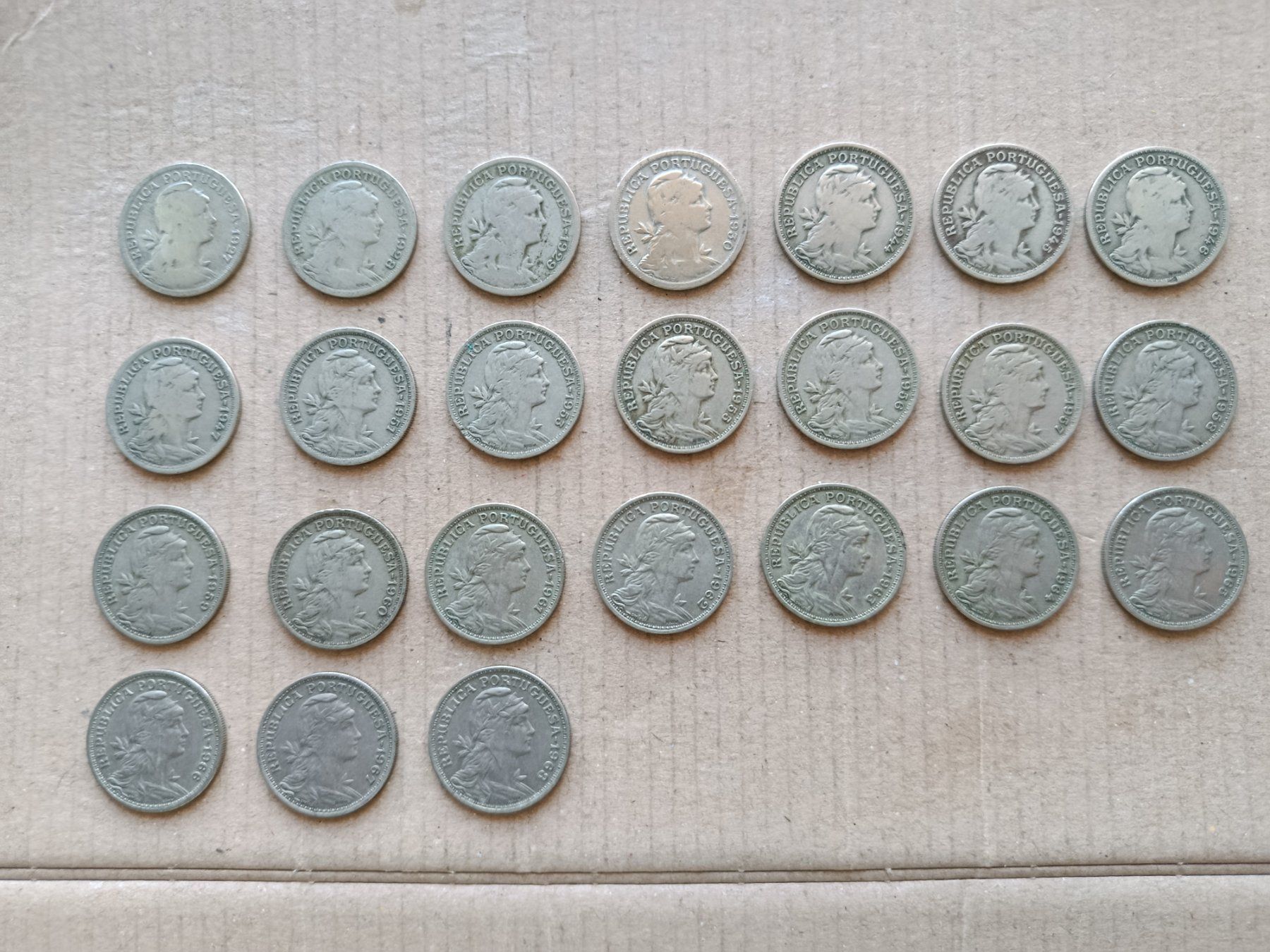 Tutti le monete: Pièces du Portugal – Usato da Neuchâtel venduto da mag_q5kc 4