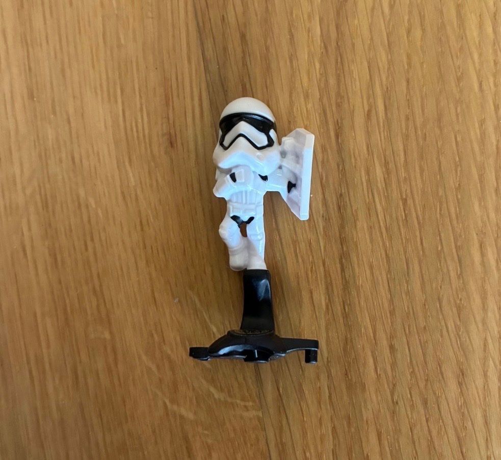 Giocattoli: Star Wars Stormtrooper / Kinder Überraschung – Nuovo (secondo la descrizione) da Bern venduto da RageMM87 1