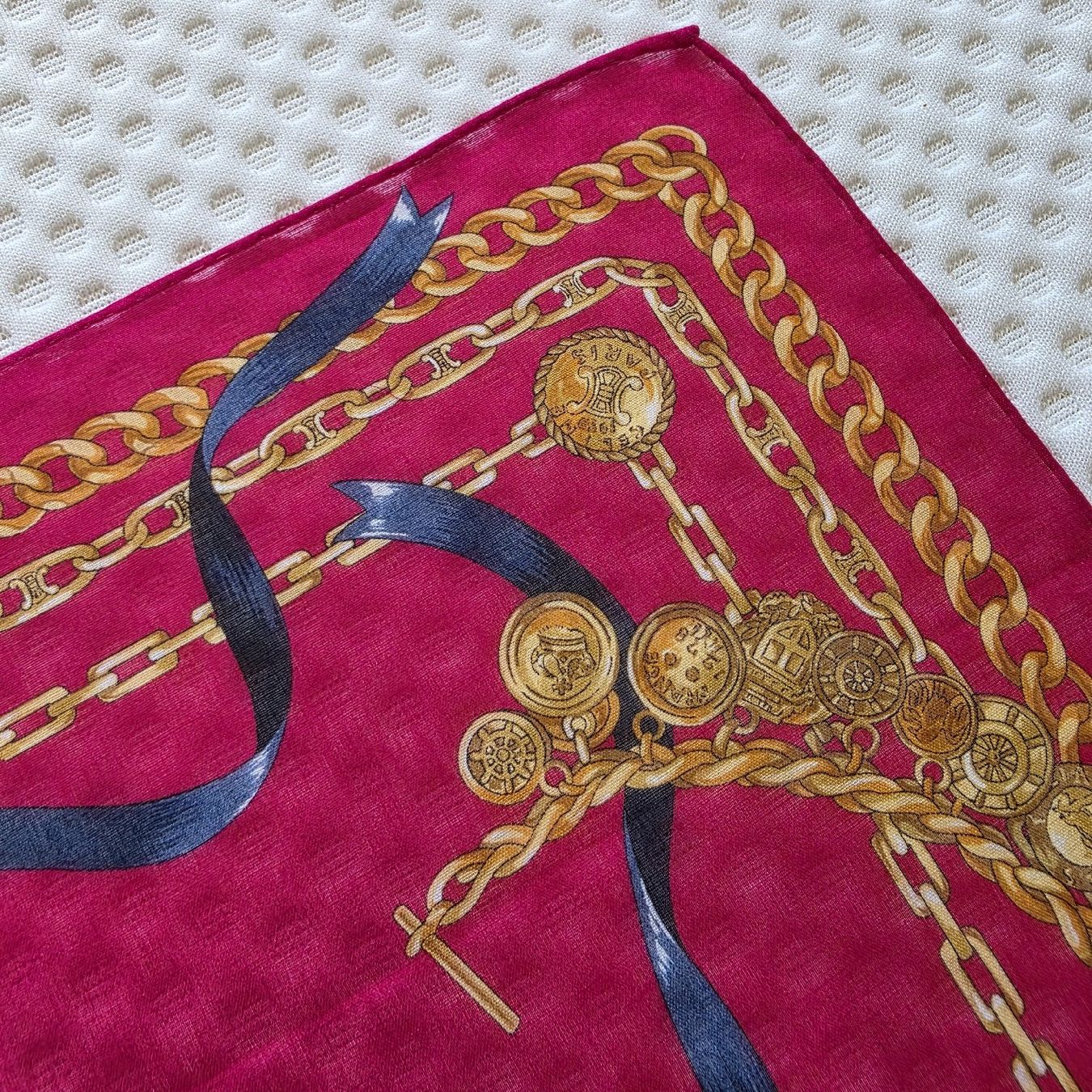 Celine Foulard & Sciarpe: Celine Tuch 48x48 cm Neu – Nuovo e nell'imballaggio originale da Zürich venduto da LIMAR 2
