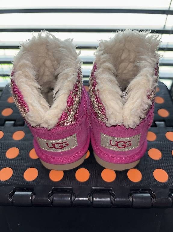 Schuhe für Mädchen: Scarponcino UGG – Gebraucht aus Mendrisio von Nikolas282 2