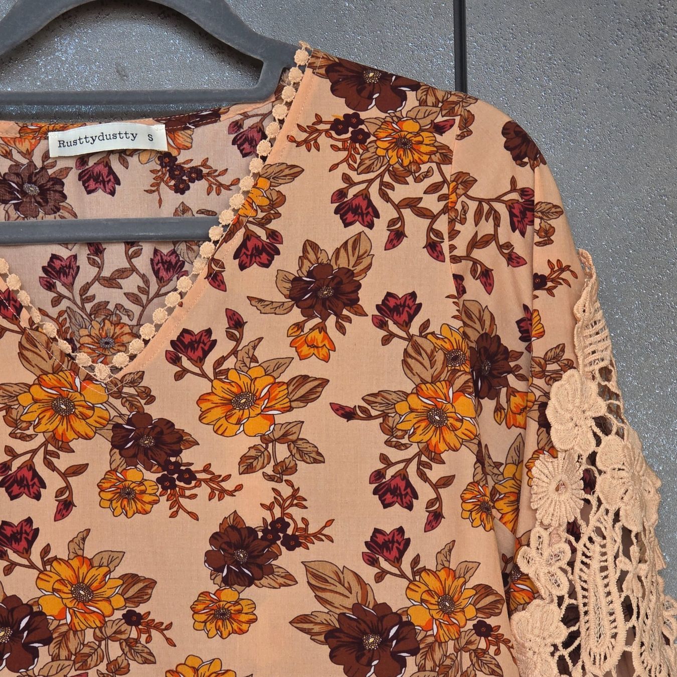 Camicette: 🐸 RUSTTYDUSTTY BLUSE S VISKOSE BLUMEN MUSTER – Usato da Môtier (Vully) venduto da Frogs 1