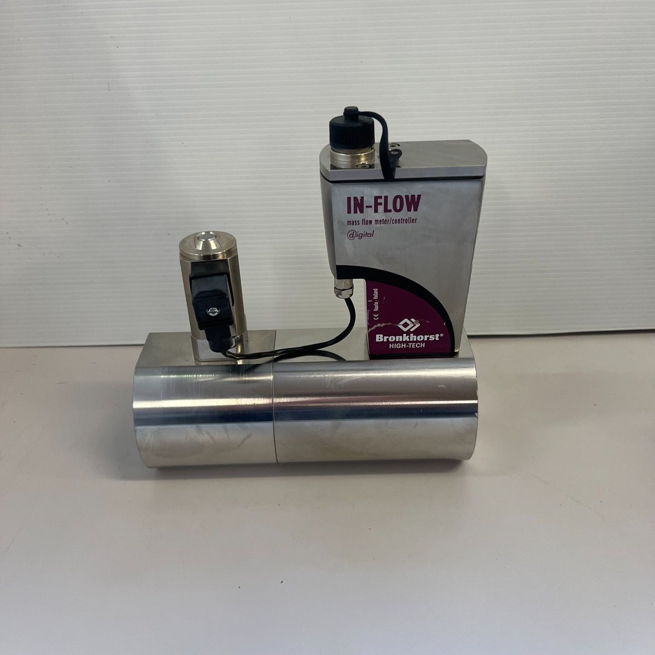 Accessori da laboratorio: Bronkhorst Mass Flow Controller F203 AI-AGD-00-V – Usato da Niederdorf venduto da LeptonAG_Labor 3