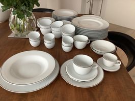 Porzellan Tafel-Kaffeeservice weiss mit Silberrand