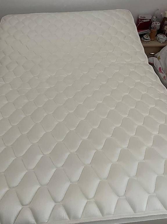Materassi: Lit avec matelas à vendre 200chf – Usato da Orbe venduto da Kidji 3