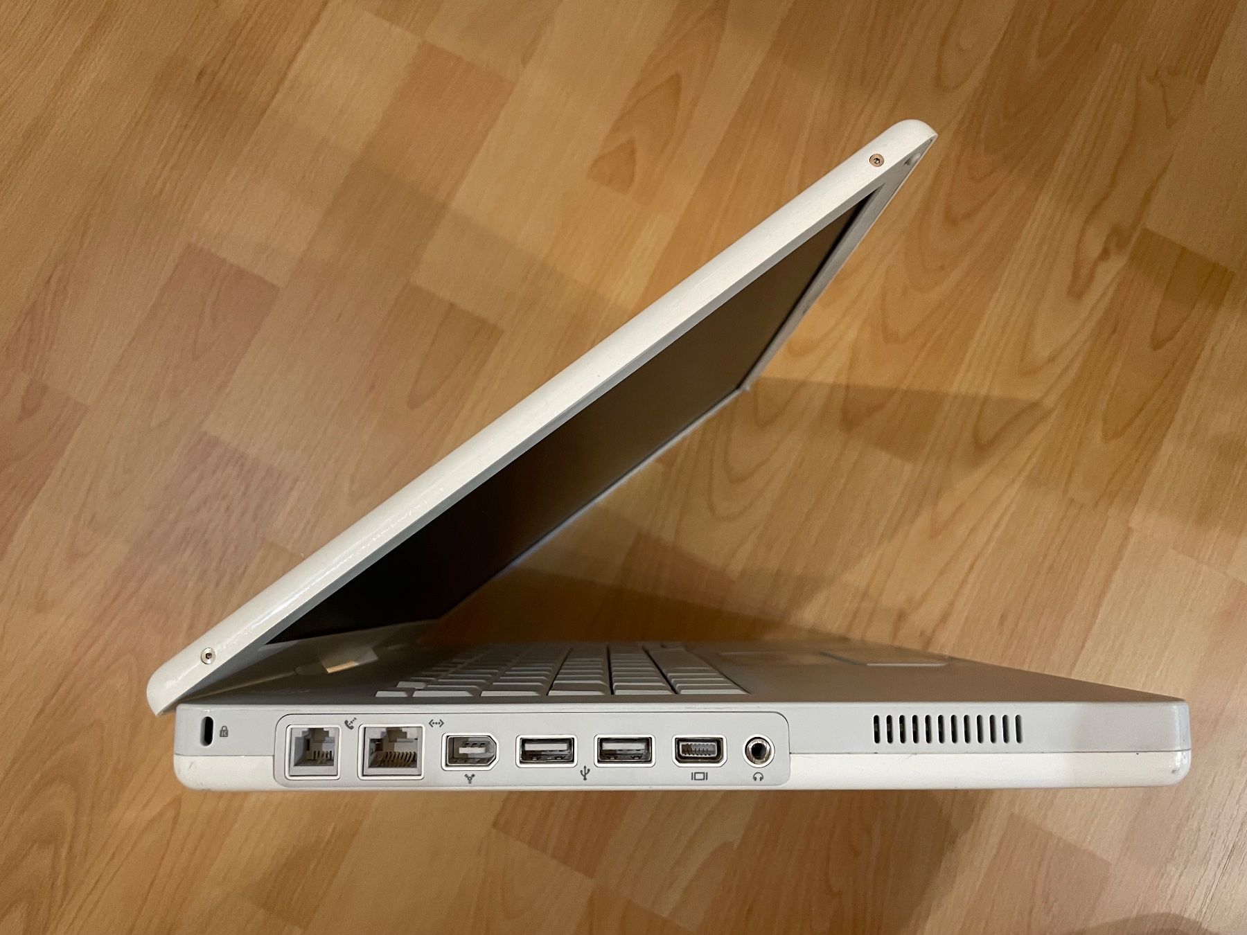 Apple Notebooks: 2 iBook G4 14,1-Zoll – Gebraucht aus Port von hgn1 8