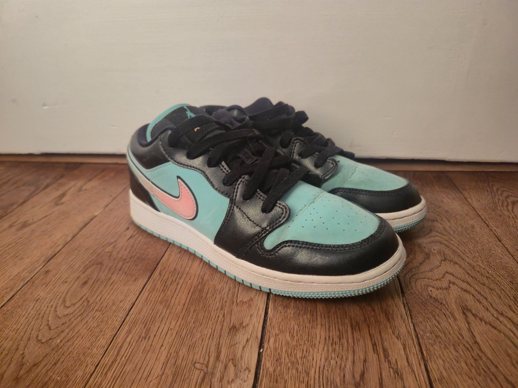 Jordan Damenschuhe: Jordan 1 Tropical Twist – Gebraucht aus Zürich von gorgepino 3