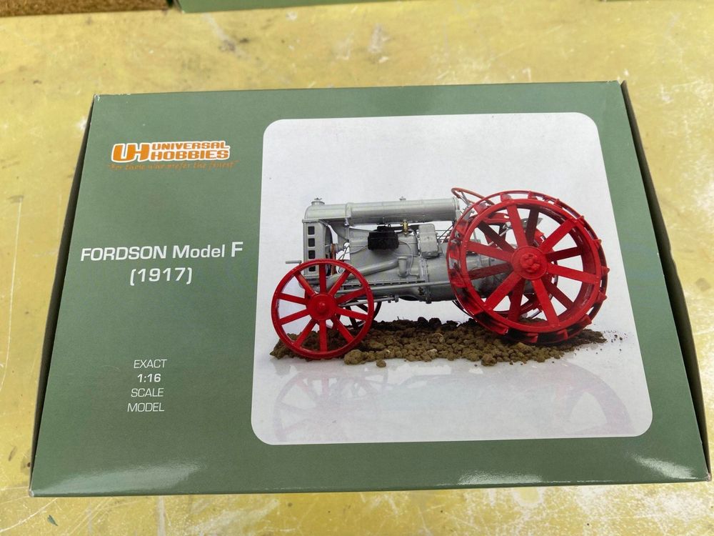 Traktor Tracteur UH Fordson Model F 1917 1:16 (Neu und originalverpackt ...