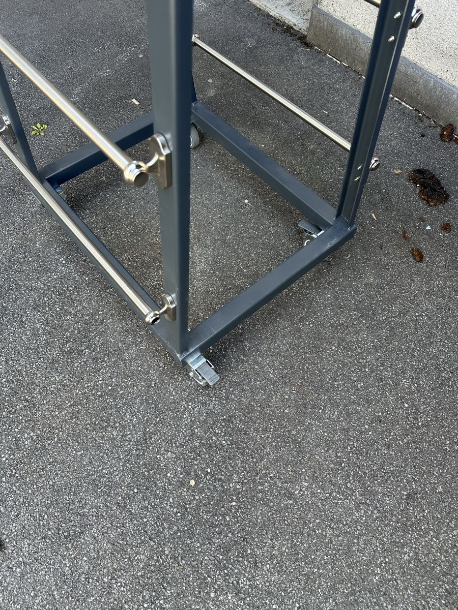 Altro in Decorazioni & Accessori: Metall Ständer auf Rollen höhe 205 – Usato da Reiden venduto da Party71 2