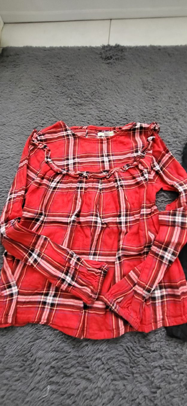 Lotti & Set di vestiti: Mädchen  Blusen Gr 132 – Usato da Thierachern venduto da Anastasia123 1