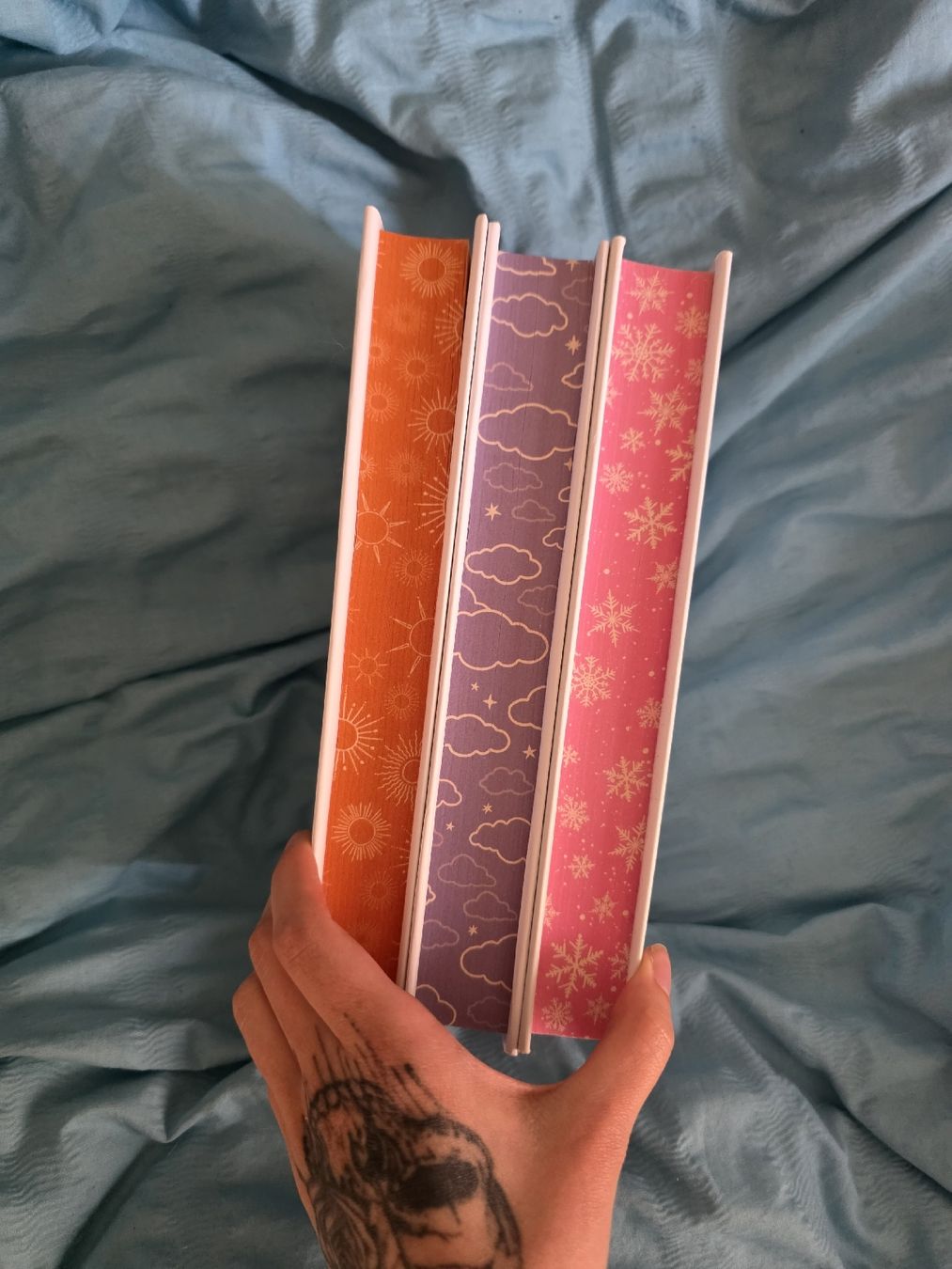 Libri: Bücher Maple Hills Hardcover mit Farbschnitt – Nuovo (secondo la descrizione) da Erlen venduto da Noloka_green 1