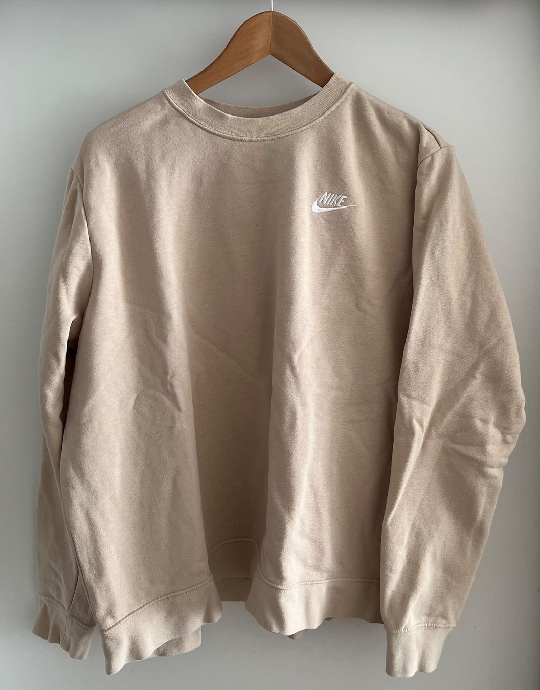 Nike Maglioni & Felpe: Nike Sweatshirt sanddrift/white Grösse XL Short – Usato da Zollikon venduto da Svch 1