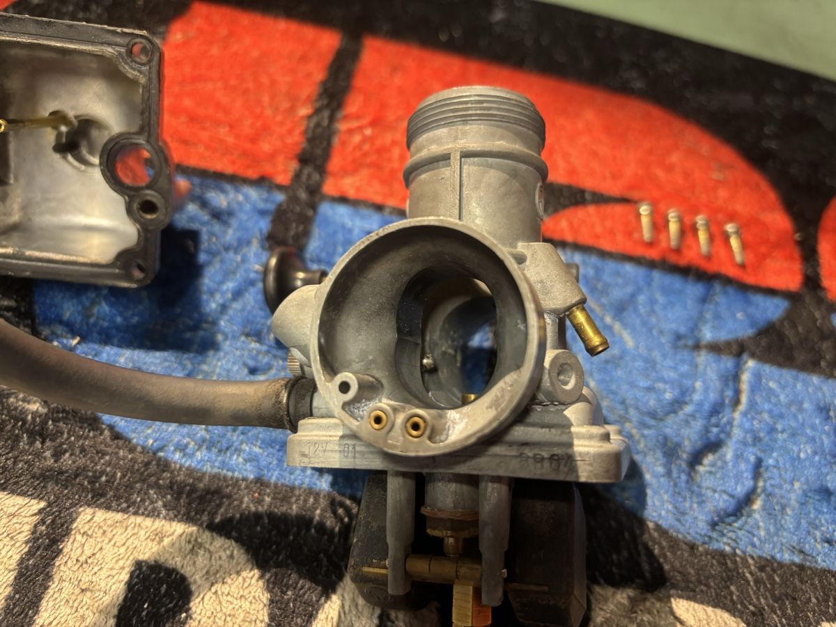 Yamaha Tutti i ricambio per moto: Yamaha XT 125 Carburateur – Usato da Mézières VD venduto da P-M-C 6