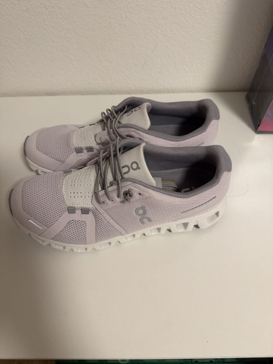 On Scarpe da donna: ON Cloud Schuhe Damen Grösse 38  – Nuovo (secondo la descrizione) da Winterthur venduto da stipooo97 1