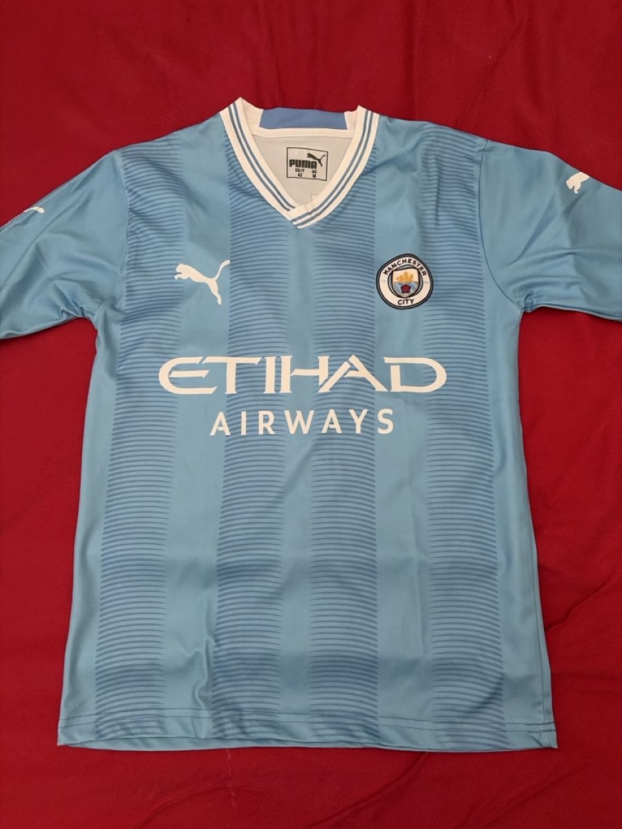 Leibchen & Hosen: Fussballtrikot  – Gebraucht aus Gommiswald von aar_zr2b