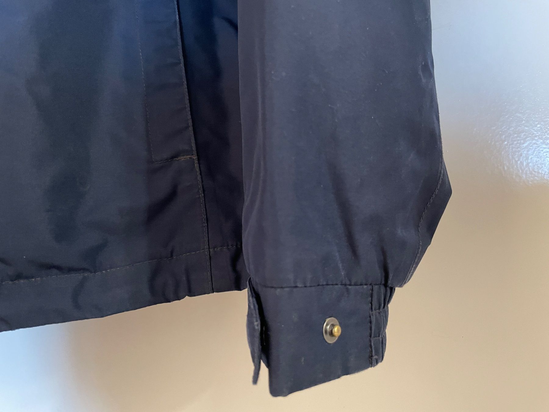 Helly Hansen Giacche: HELLY HANSEN Regenjacke, dunkelblau, Gr. S, neuwertig – Usato da Hittnau venduto da kleen 2